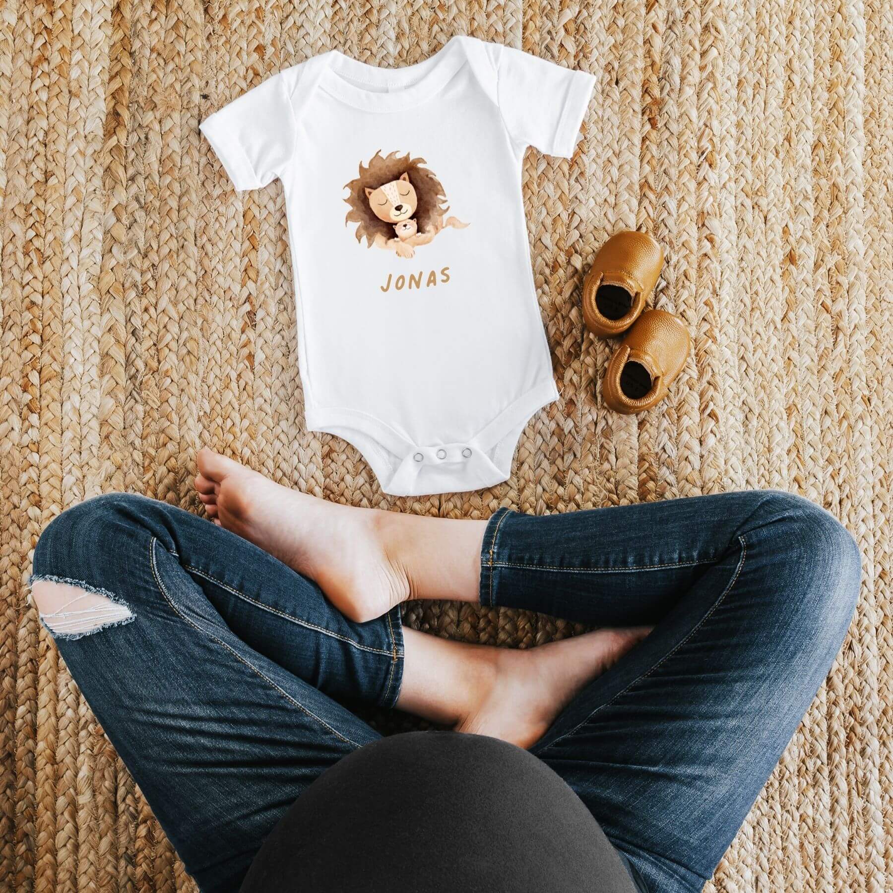 Personalisierter Bio-Baby-Body mit Name | Löwe & Baby